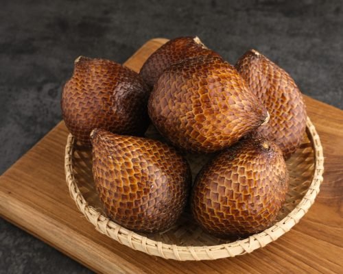 salak-thorny-palm-snake-fruit-salacca-zalacca-is-species-palm-tree-selected-focus